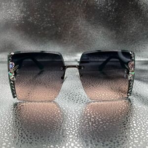 Square Rhinestones Designed Glasses Ladies Fashion Sunglasses Outdoor Oversized